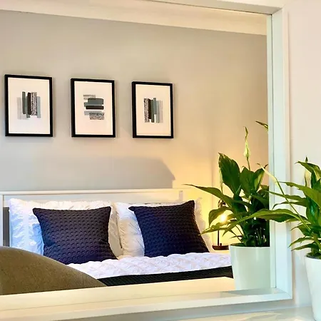 Corstorphine Townhouse: Spacious Stay Near Murrayfield with Garden Edinburgh Exterior photo