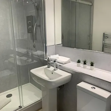 Corstorphine Townhouse: Spacious Stay Near Murrayfield with Garden Edinburgh Exterior photo