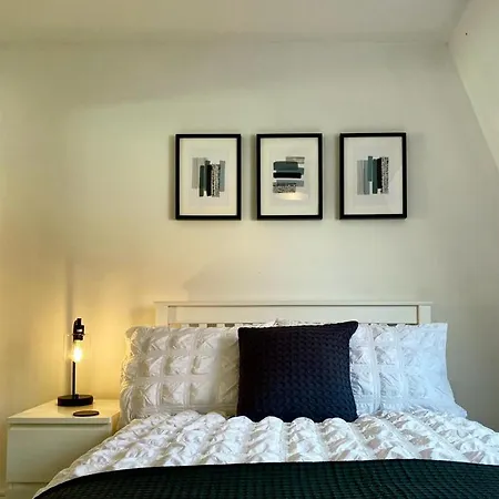 Corstorphine Townhouse: Spacious Stay Near Murrayfield with Garden Edinburgh Exterior photo