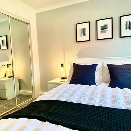 Corstorphine Townhouse: Spacious Stay Near Murrayfield with Garden Edinburgh Exterior photo