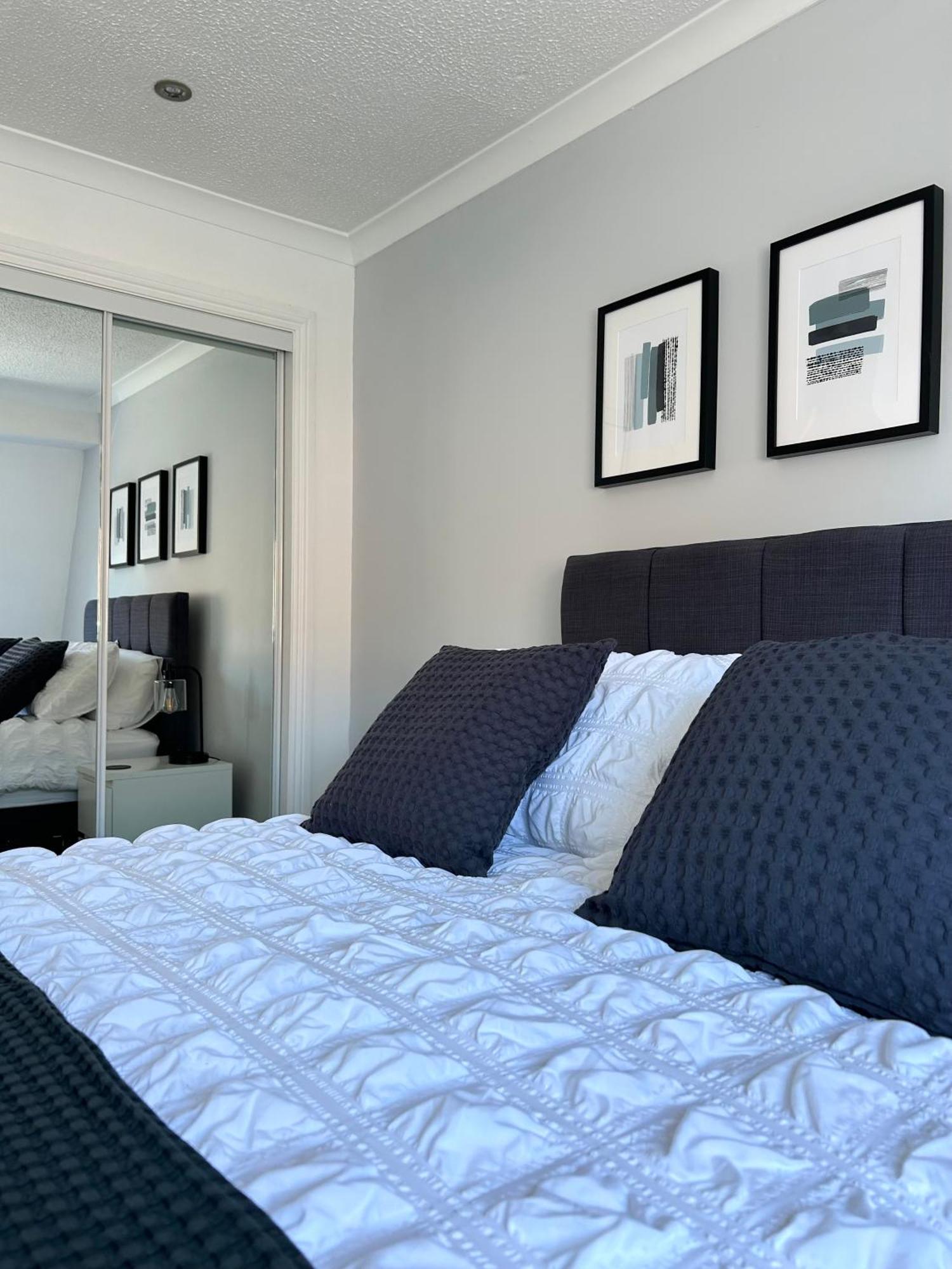 Casa vacanze 3 Bedroom - 2 Bathroom Townhouse In Corstorphine Near Murrayfield Stadium - Direct Bus To Centre In 20 Minutes - Two Private Parking Spaces - Private Sunny Garden - Recently Refurbished Edimburgo