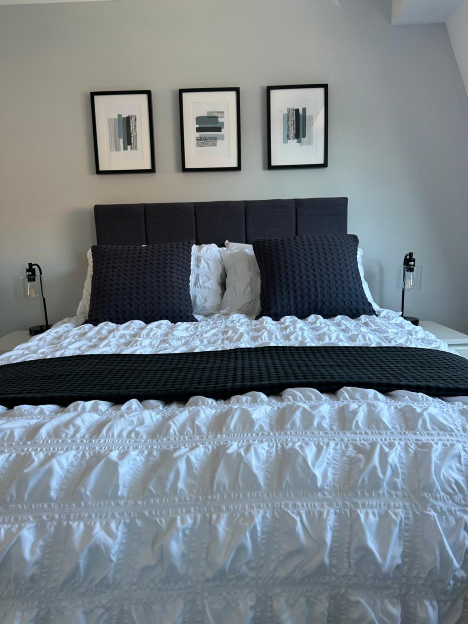 3 Bedroom - 2 Bathroom Townhouse In Corstorphine Near Murrayfield Stadium - Direct Bus To Centre In 20 Minutes - Two Private Parking Spaces - Private Sunny Garden - Recently Refurbished * Edimburgo
